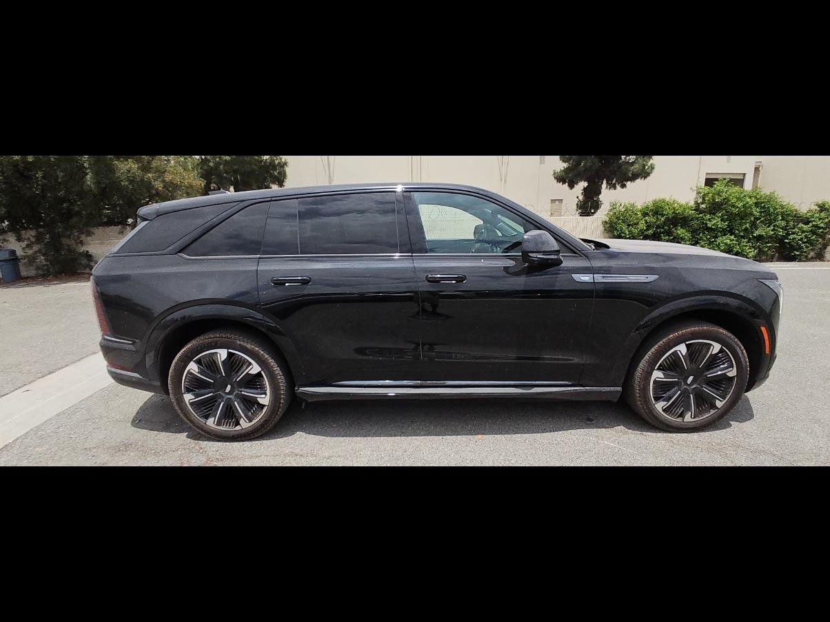 Used 2025 Cadillac Escalade IQ Sport 2 AWD/4WD image 4