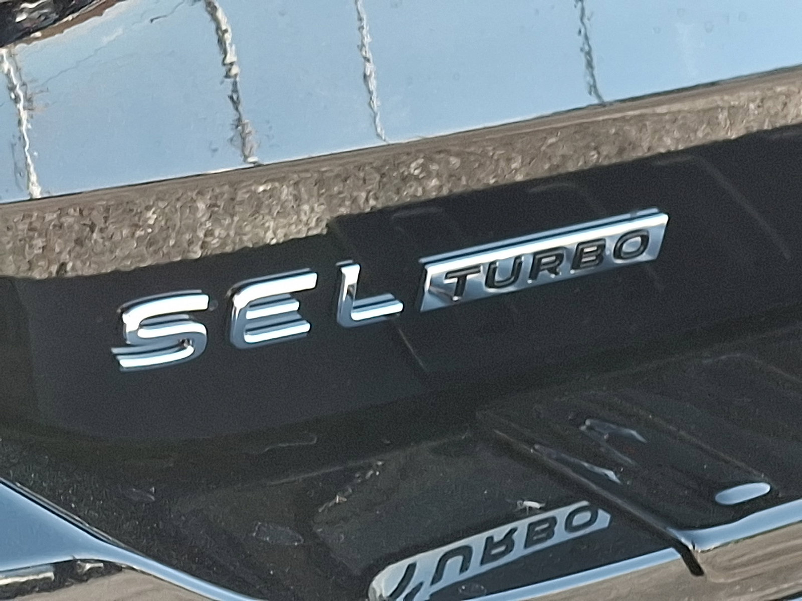 New 2026 Volkswagen Tiguan SEL R-Line image 13