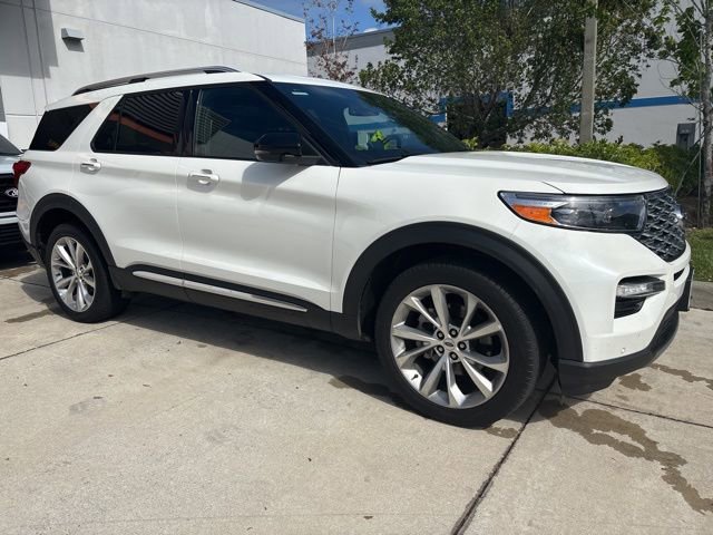Certified 2023 Ford Explorer Platinum w/ Technology Package image 3
