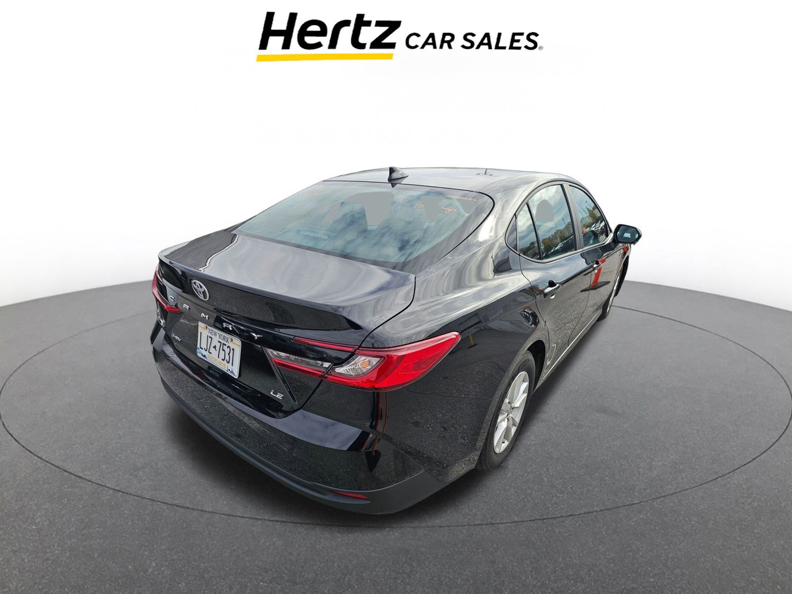 Used 2025 Toyota Camry LE image 6