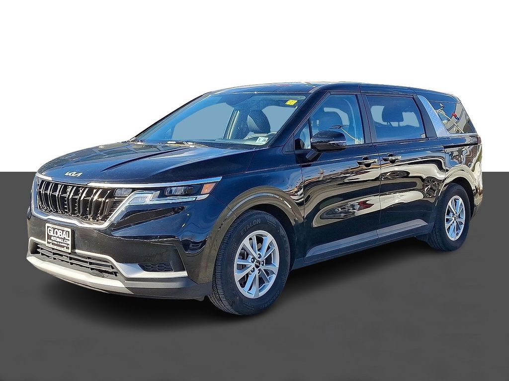 Used 2024 Kia Carnival LX image 3