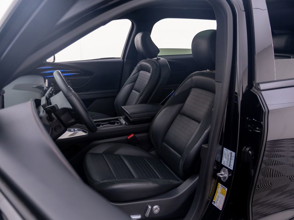 Used 2025 Lincoln Nautilus Reserve w/ Jet Appearance Package AWD/4WD image 19