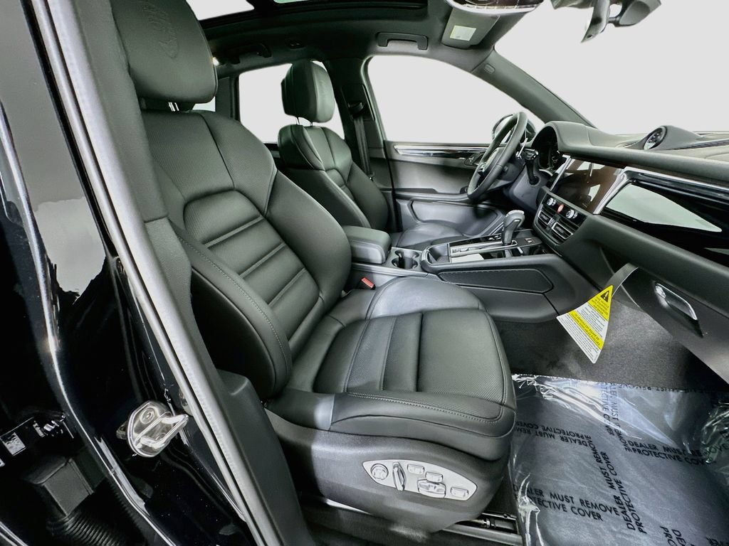 New 2026 Porsche Macan AWD/4WD image 30