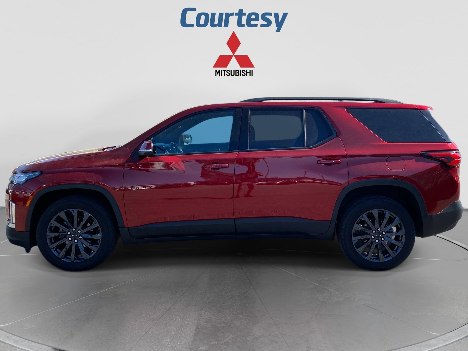 Used 2023 Chevrolet Traverse RS AWD/4WD image 2