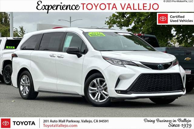 Certified 2023 Toyota Sienna XSE AWD/4WD image 1