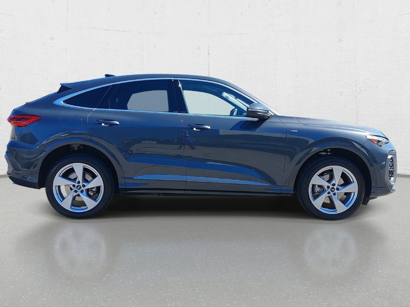 Used 2025 Audi Q5 Premium Plus AWD/4WD image 4