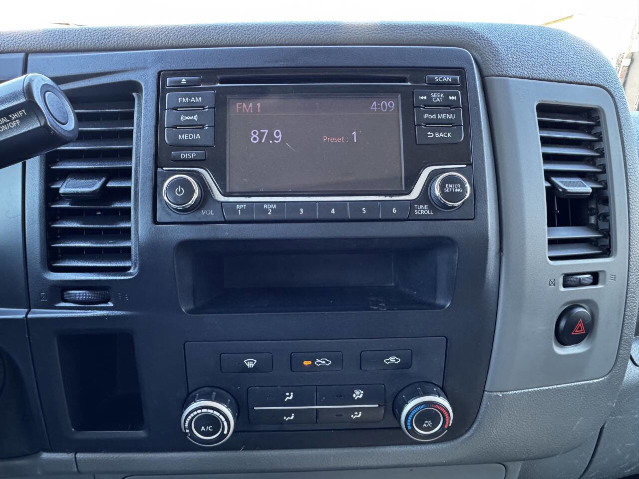 Used 2018 Nissan NV 2500 SV image 18