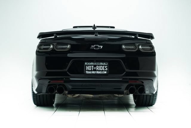 Used 2019 Chevrolet Camaro ZL1 RWD image 16