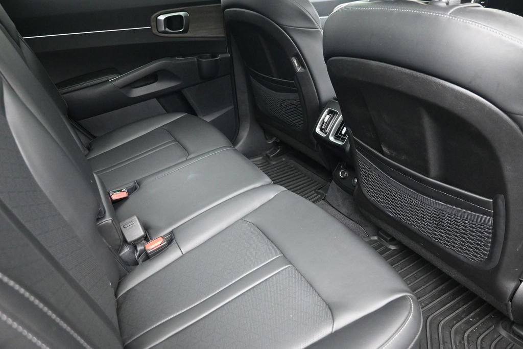 Used 2023 Kia Sorento S w/ Panoramic Sunroof Package AWD/4WD image 10