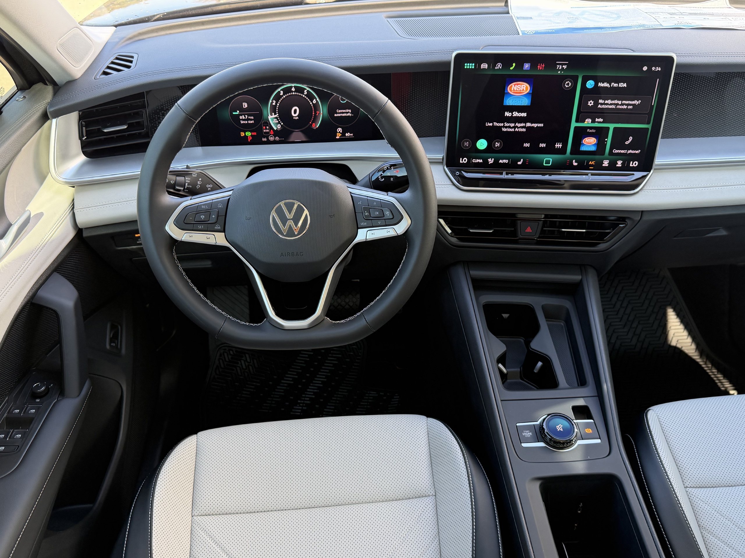 New 2026 Volkswagen Tiguan SE FWD image 13