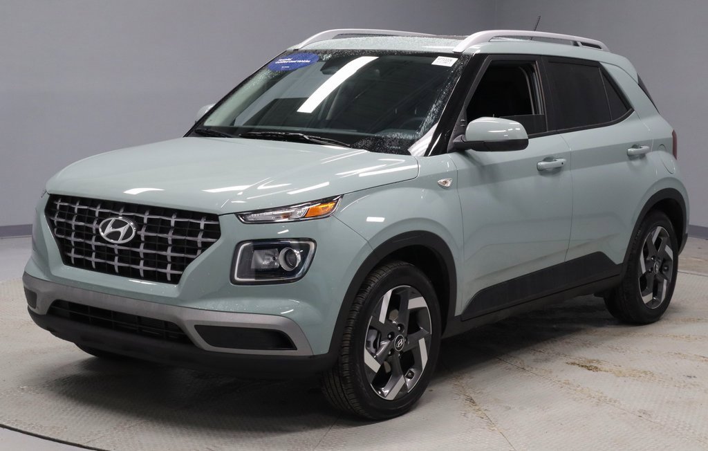 Certified 2025 Hyundai Venue SEL image 6