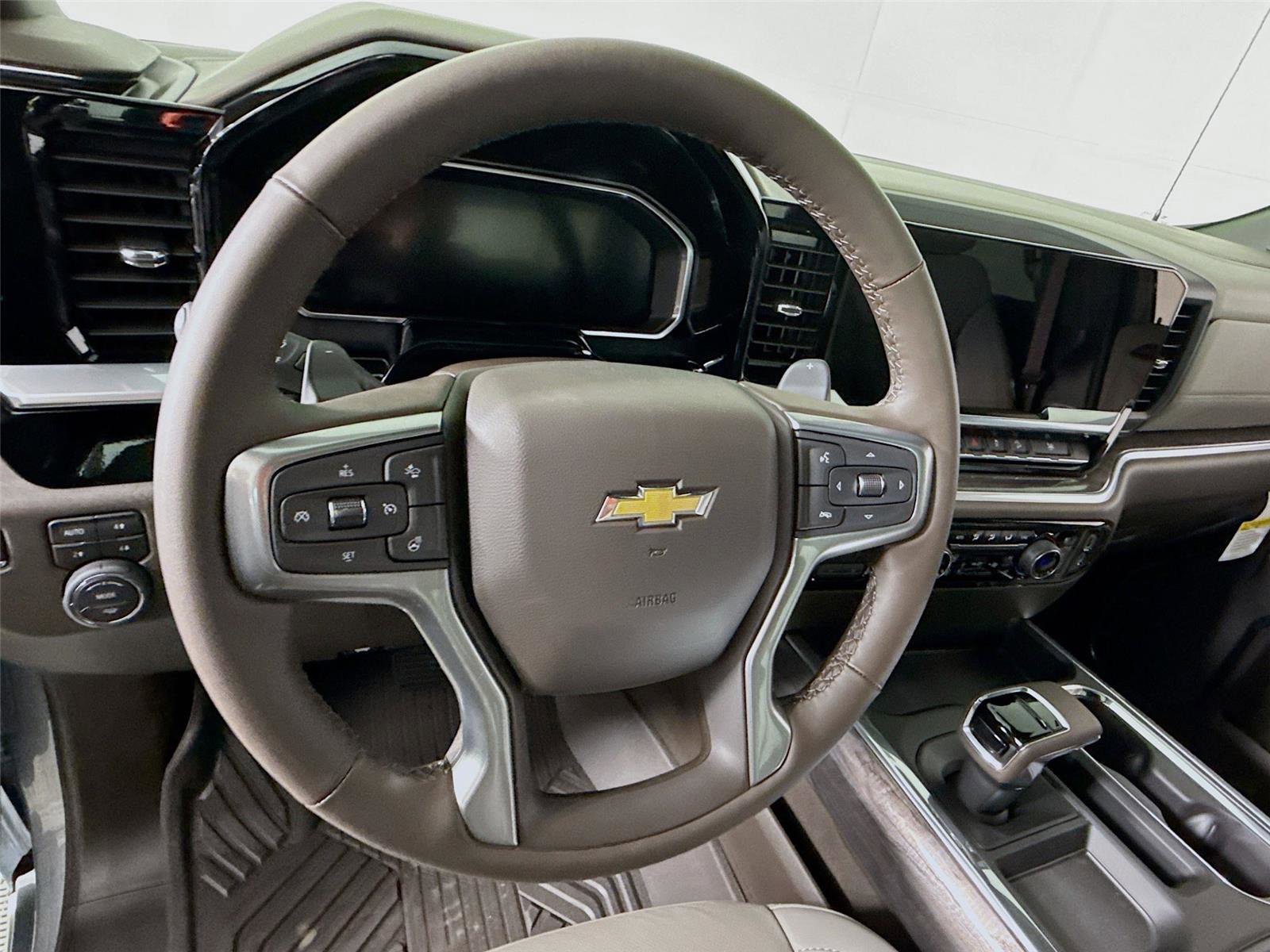 New 2026 Chevrolet Silverado 1500 LTZ w/ LTZ Premium Package AWD/4WD image 5