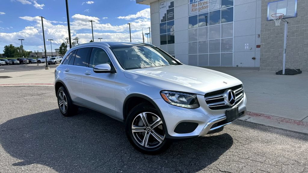 Used 2019 Mercedes-Benz GLC 300 4MATIC image 2