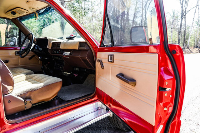 Used 1986 Toyota Pickup 4x4 Regular Cab Turbo image 40
