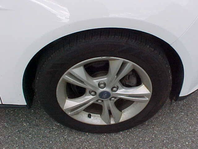 Used 2013 Ford Focus SE w/ Interior Protection Pkg FWD image 32