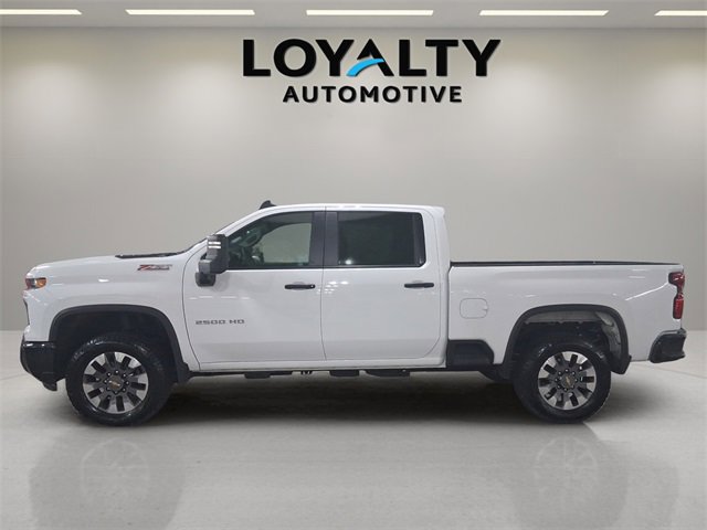 Used 2024 Chevrolet Silverado 2500 Custom w/ Custom Value Package image 2