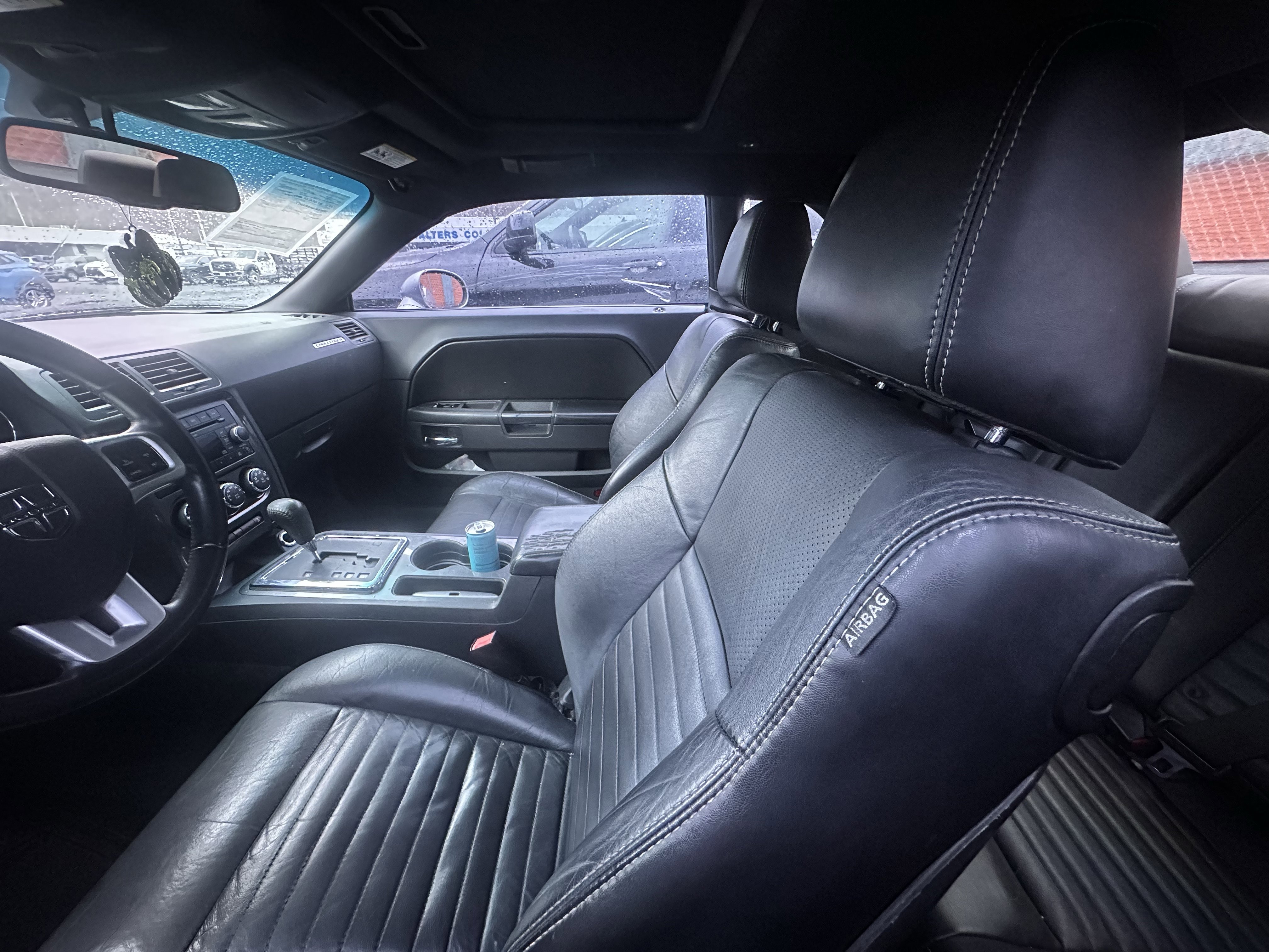 Used 2011 Dodge Challenger SE image 9