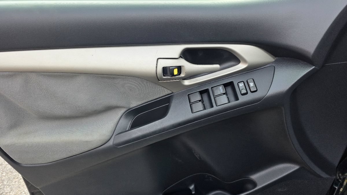 Used 2011 Toyota Matrix FWD image 20