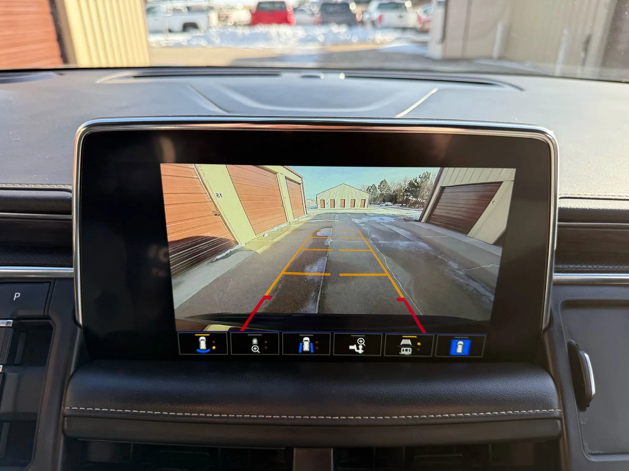 Used 2022 GMC Yukon XL SLT w/ SLT Luxury Package image 25