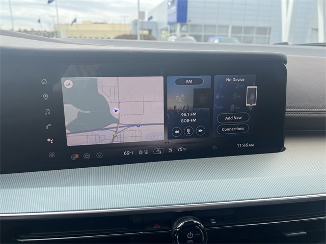 Certified 2025 Nissan Murano Platinum w/ Cargo Package image 18