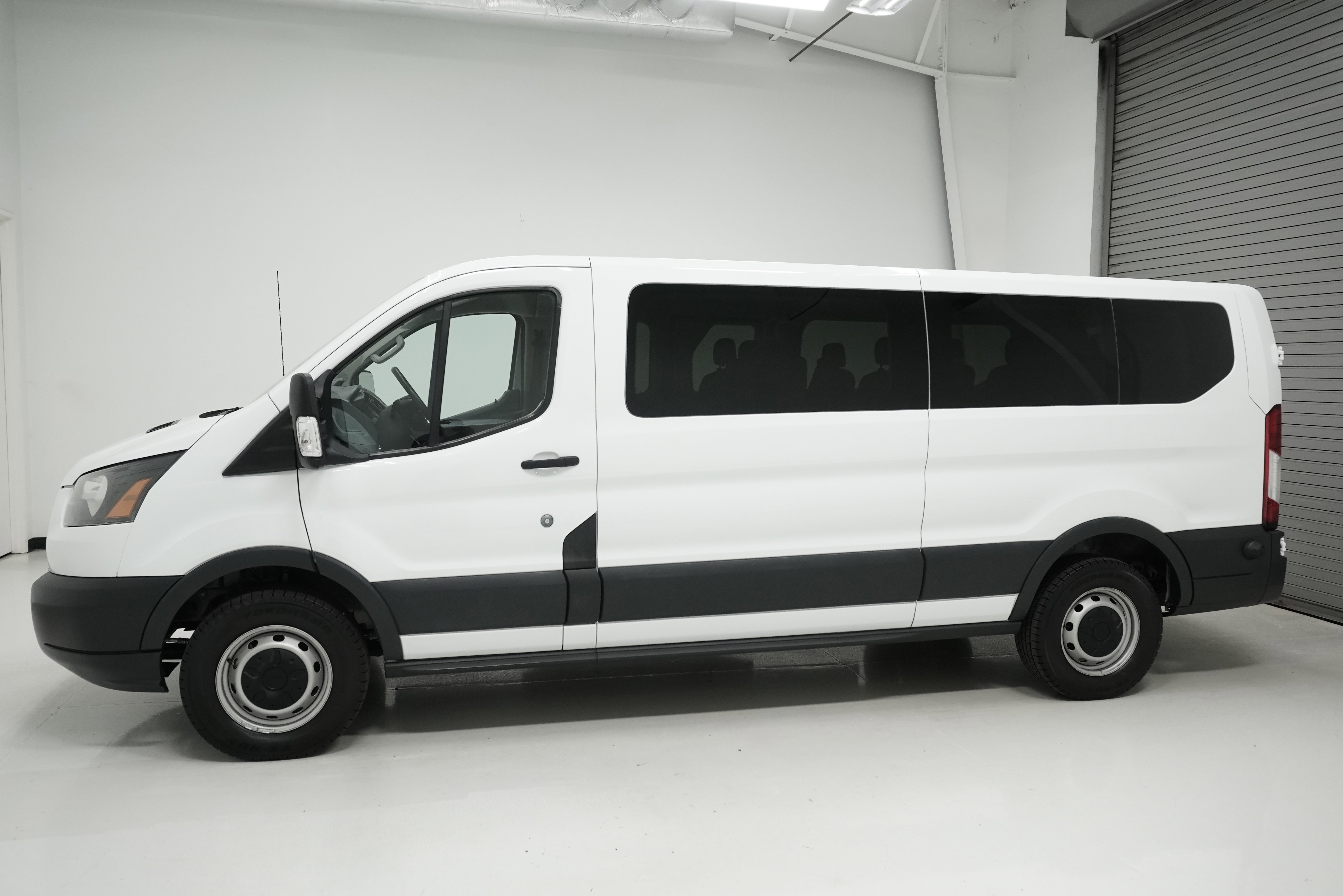 Used 2017 Ford Transit 350 XL RWD image 5