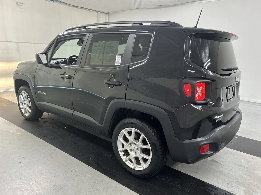 Certified 2023 Jeep Renegade Latitude w/ Premium Group AWD/4WD image 7