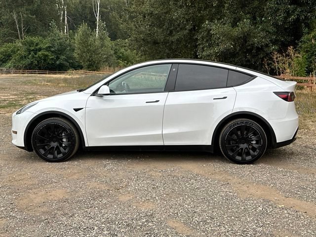 Used 2022 Tesla Model Y Long Range AWD/4WD image 6
