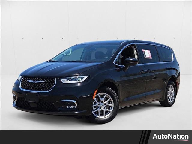 Used 2024 Chrysler Pacifica Touring-L video 1