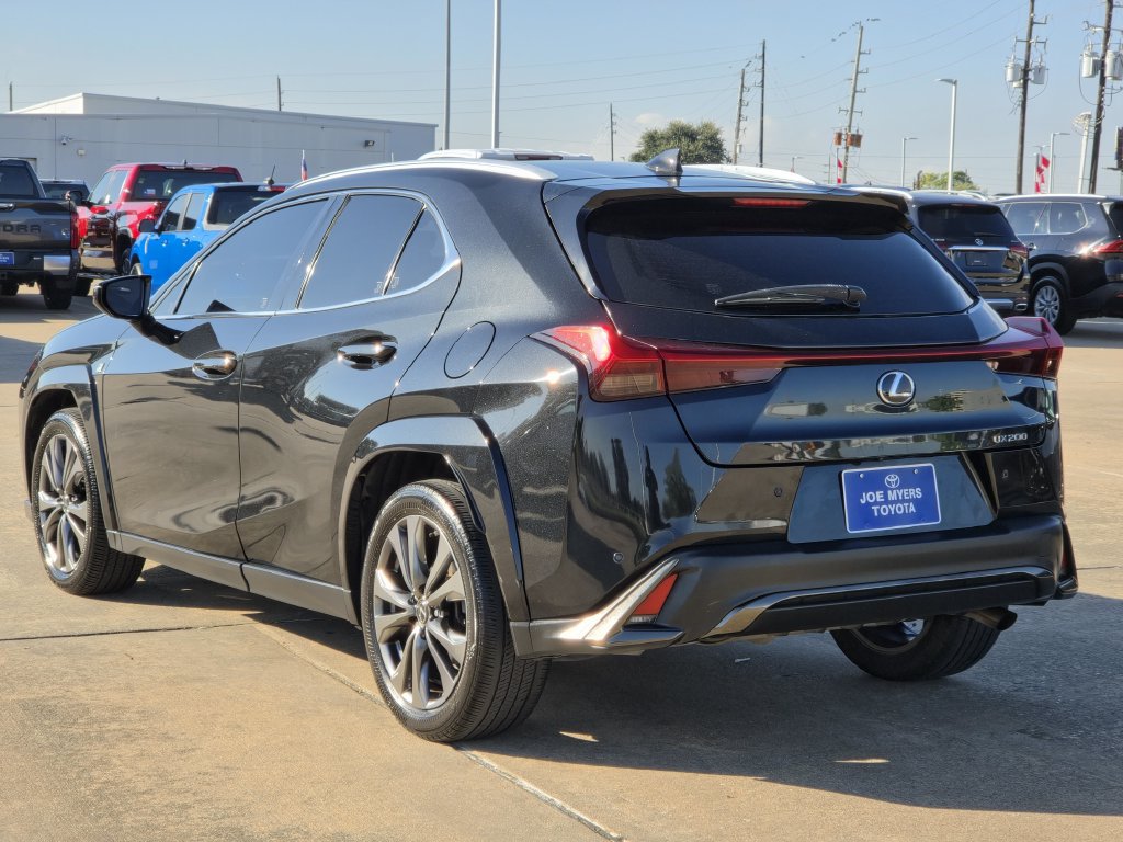 Used 2022 Lexus UX 200 F Sport w/ F Sport Premium Package FWD image 7