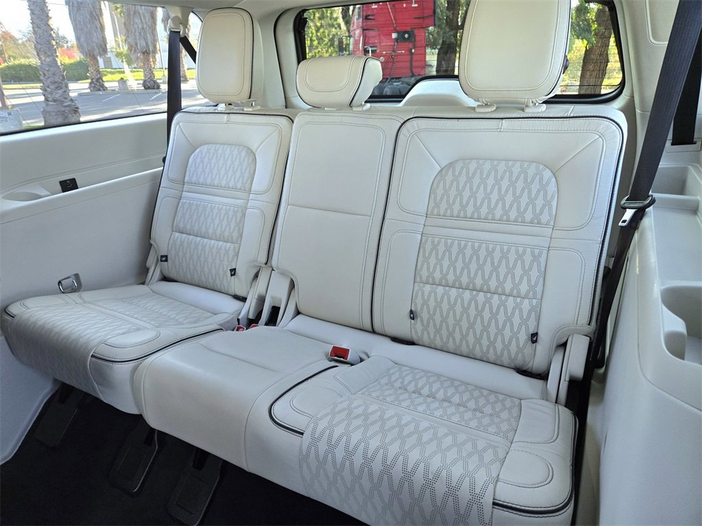 Used 2022 Lincoln Navigator L Black Label image 14