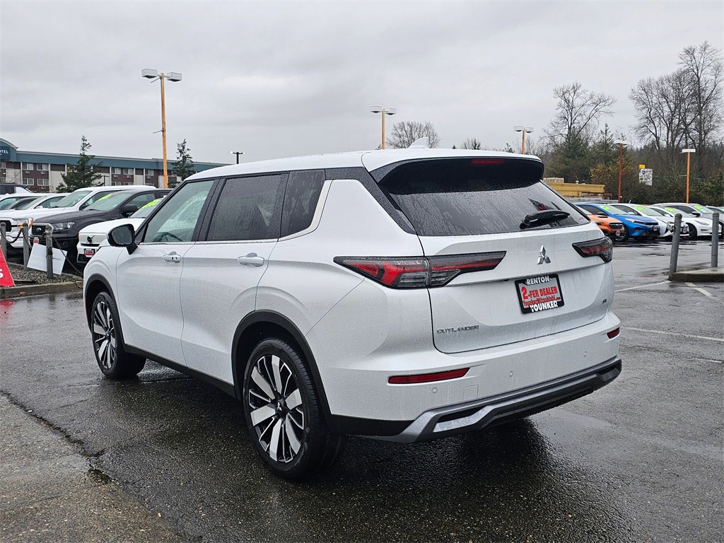 New 2026 Mitsubishi Outlander SE image 7