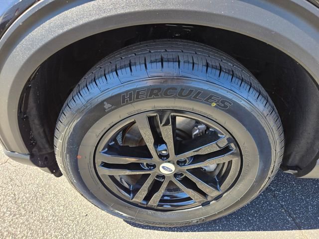 Used 2024 Ford Explorer XLT w/ Equipment Group 202A AWD/4WD image 20