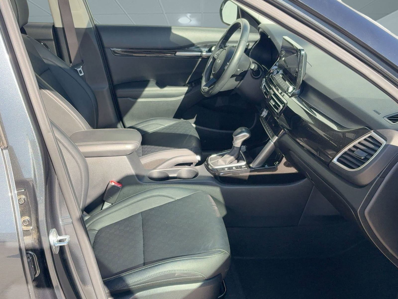 Used 2023 Kia Seltos EX image 30