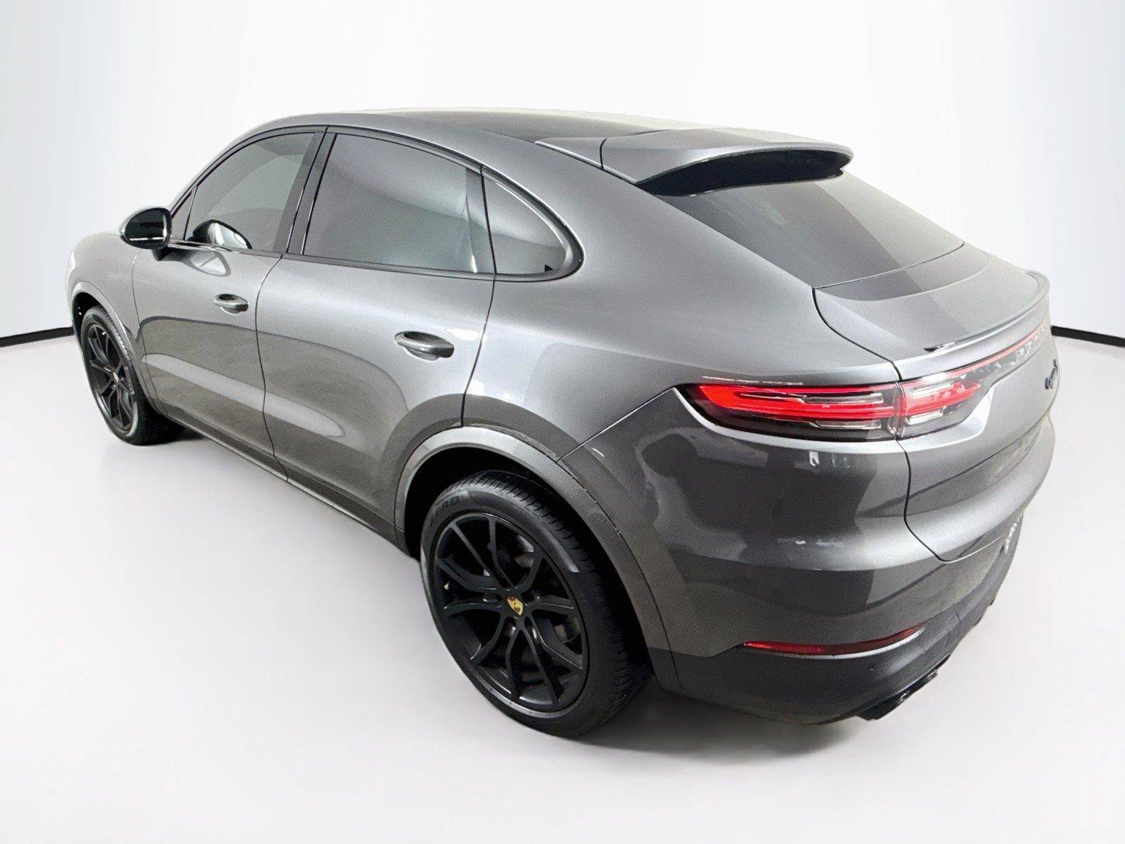 Used 2020 Porsche Cayenne AWD/4WD image 3