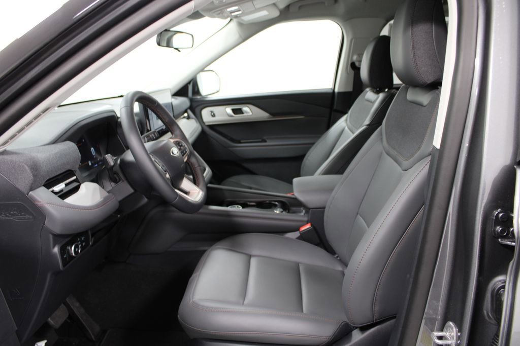 New 2026 Ford Explorer Active w/ Active Comfort Package image 17
