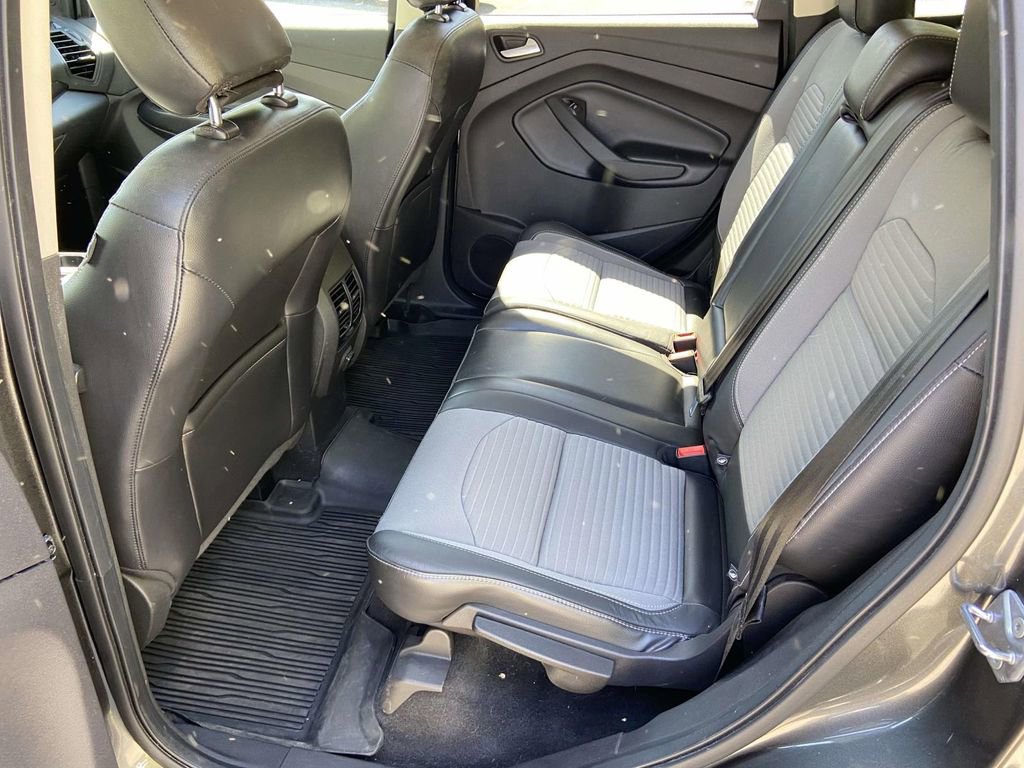 Used 2019 Ford Escape SE image 19