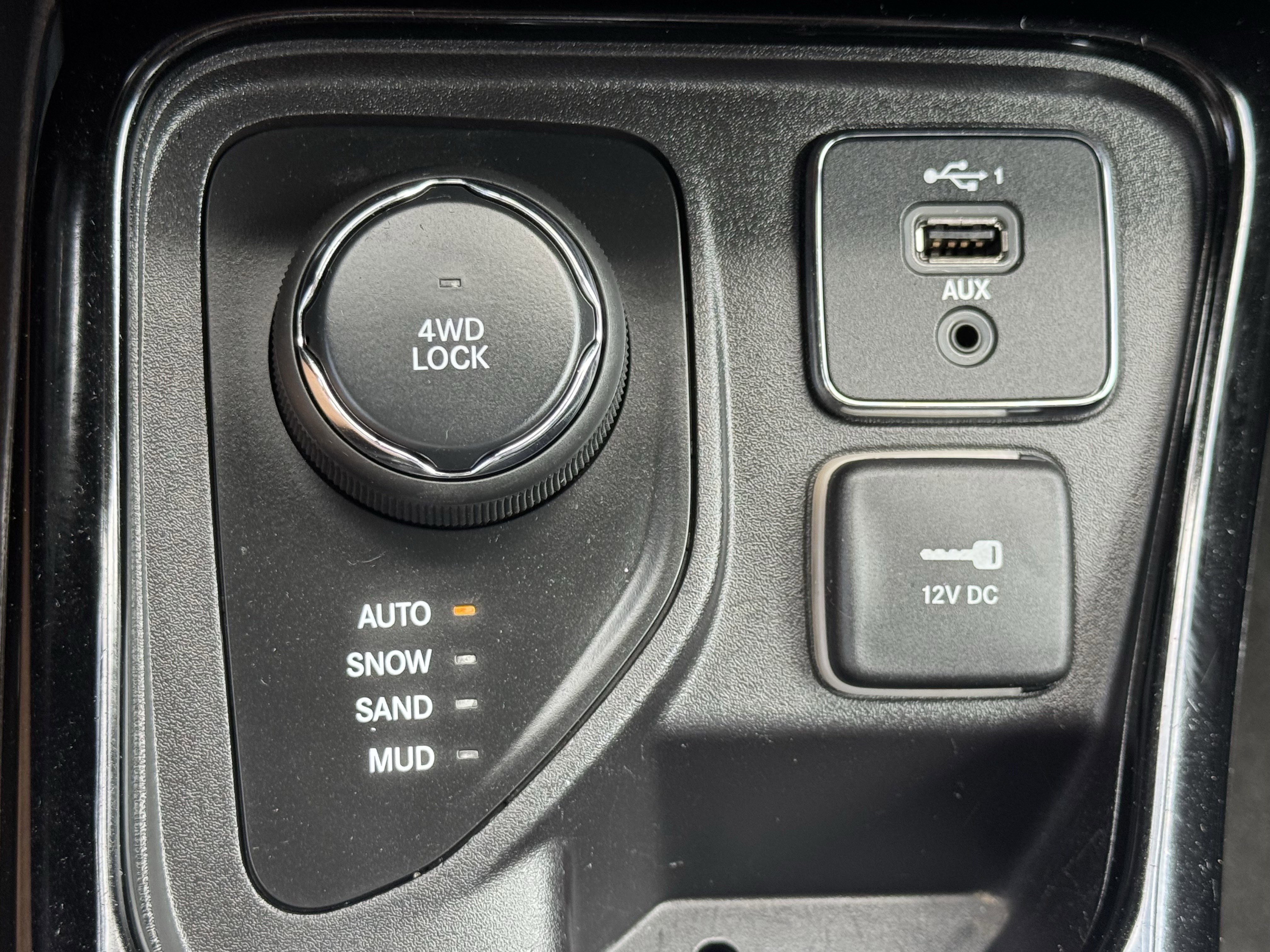 Used 2020 Jeep Compass Limited image 20