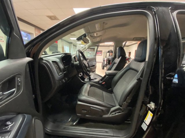 Used 2016 Chevrolet Colorado Z71 w/ Z71 Midnight Edition image 24