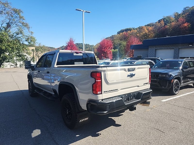 Used 2026 Chevrolet Silverado 2500 ZR2 w/ LPO, Dark Essentials Package AWD/4WD image 6