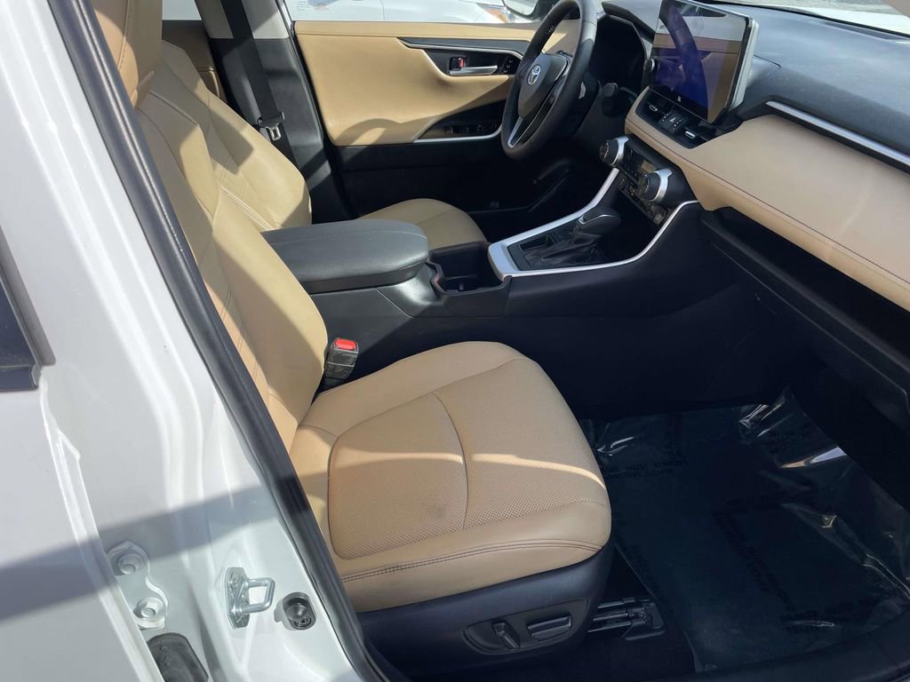 Used 2024 Toyota RAV4 Limited image 47