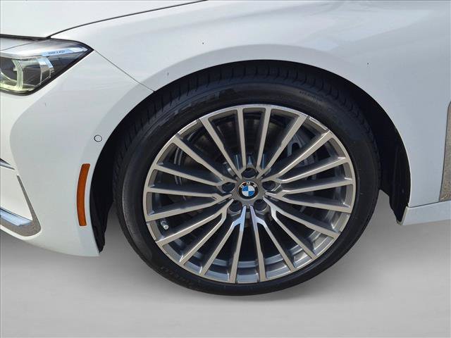 Used 2022 BMW 740i w/ Premium Package RWD image 25