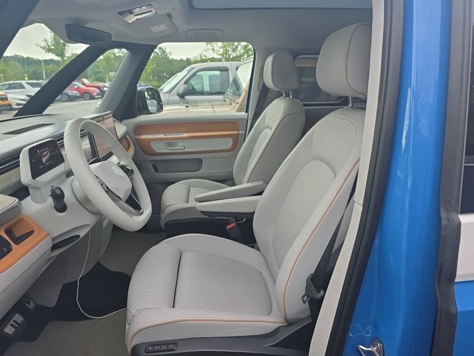 Used 2025 Volkswagen ID. Buzz 1st Edition AWD/4WD image 4
