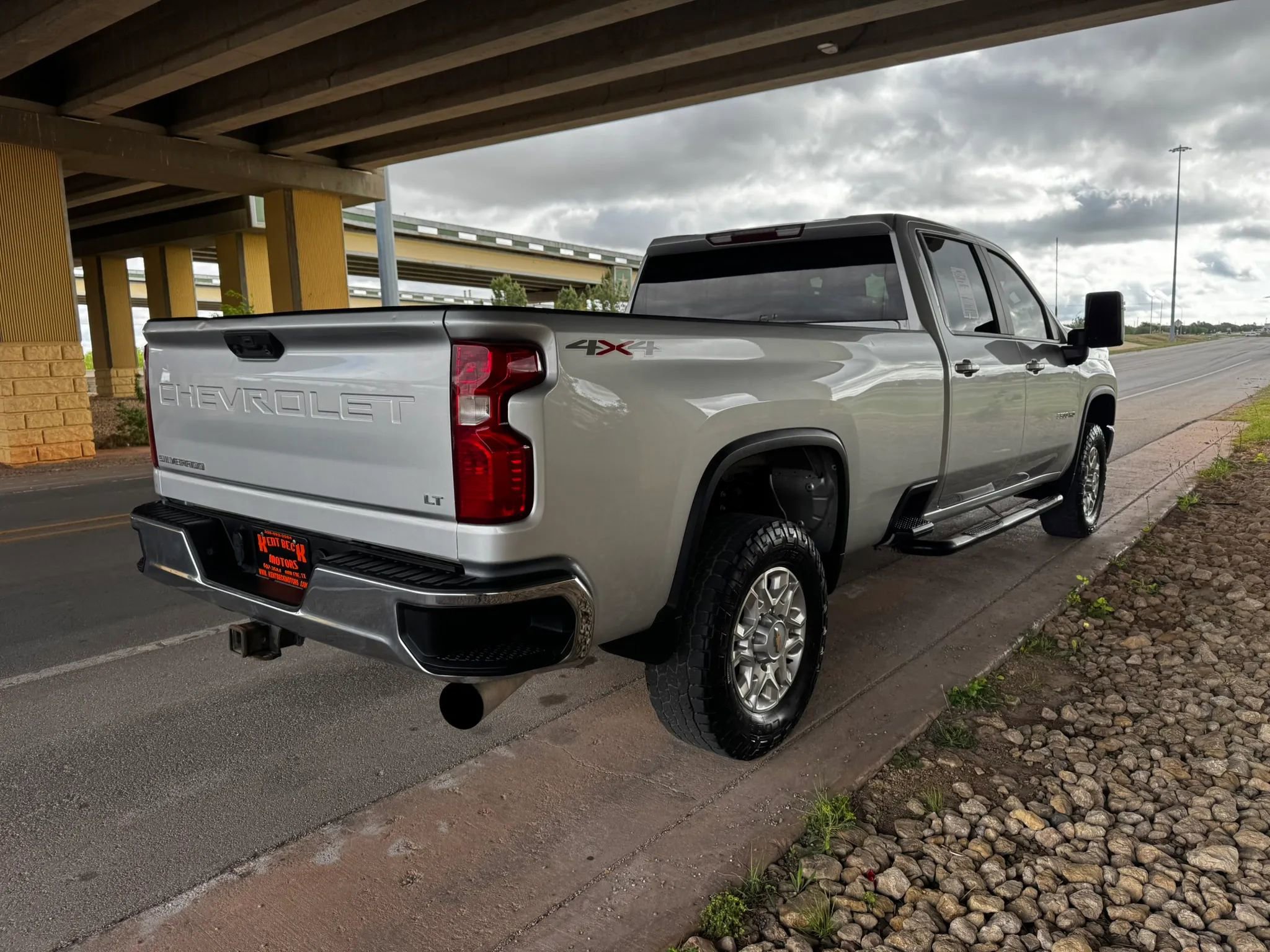 Used 2022 Chevrolet Silverado 3500 LT image 3