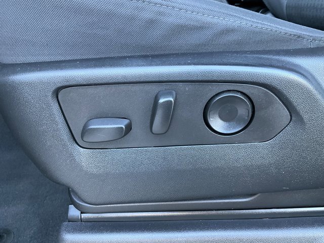 Used 2024 Chevrolet Silverado 2500 Custom w/ Custom Value Package image 6