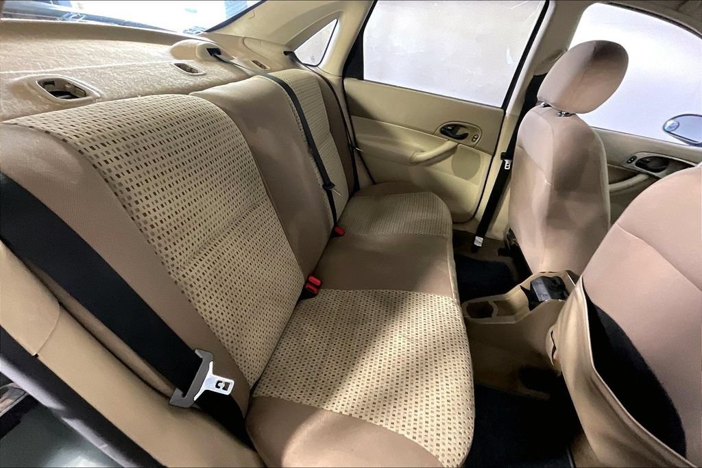 Used 2005 Ford Focus ZX4 Sedan FWD image 32