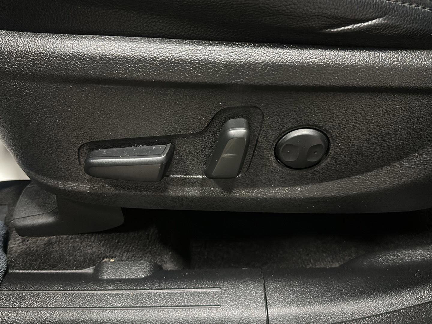 Used 2022 Hyundai Santa Fe SEL image 16