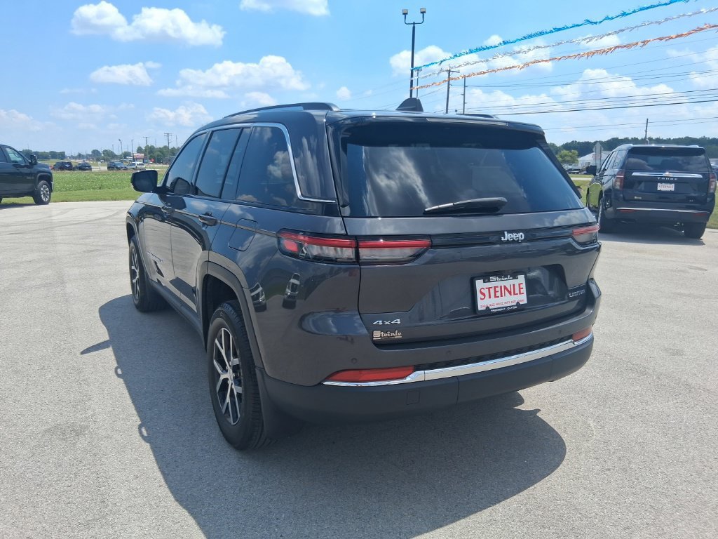 Used 2023 Jeep Grand Cherokee Limited AWD/4WD image 9