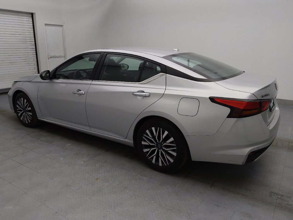 Used 2024 Nissan Altima 2.5 SV image 3
