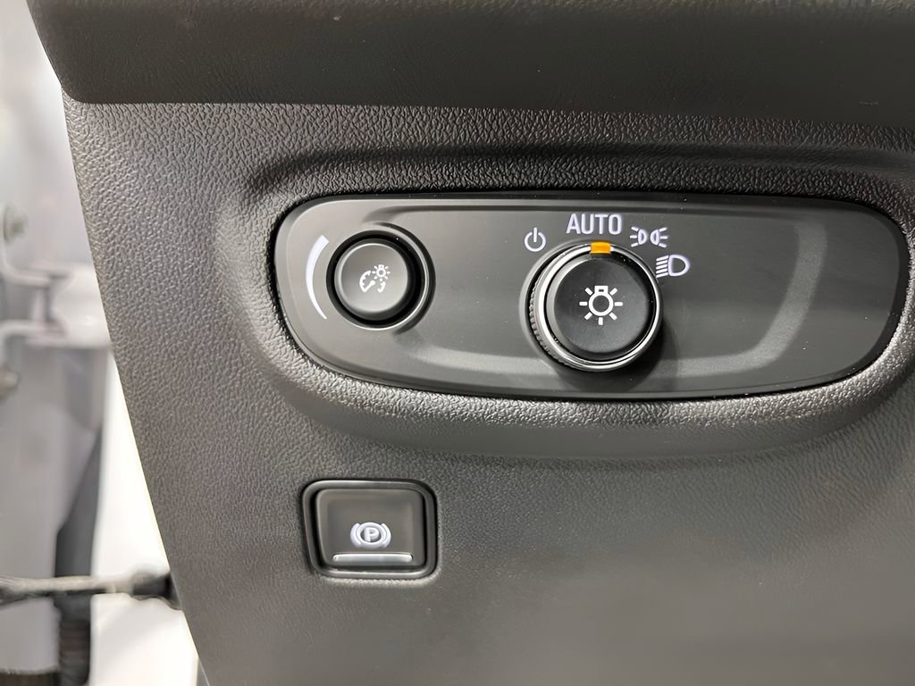 Used 2023 GMC Terrain SLE w/ Driver Convenience Package image 20