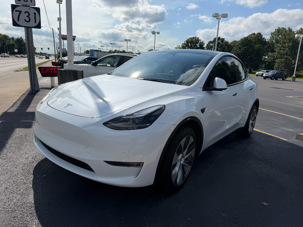 Used 2024 Tesla Model Y Long Range AWD/4WD image 4